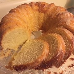 A picture of Key Lime Pound Cake.