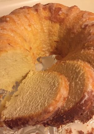A picture of Key Lime Pound Cake.