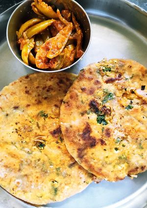पनीर पराठा(paneer paratha recipe in hindi) रेसिपी मुख्य फोटो