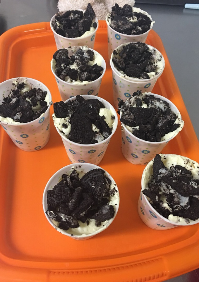 A picture of Oreo Dirt Cake (cups).