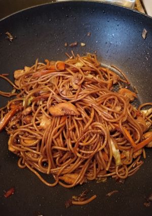 Csirkés, zöldséges kínai pirított tészta recept fotója
