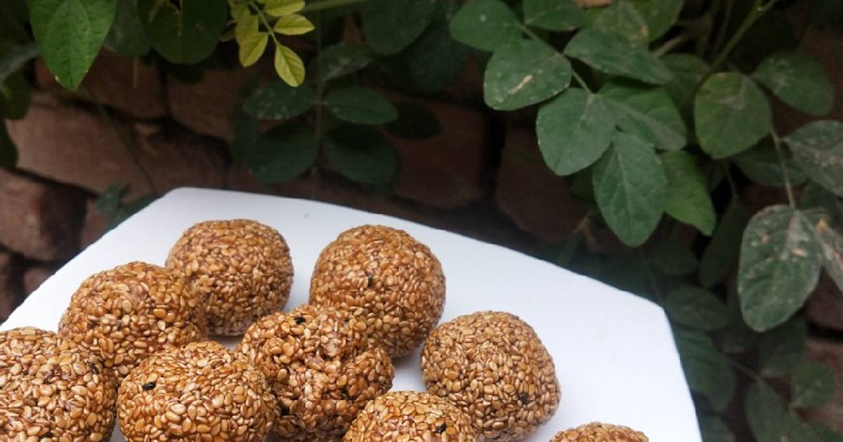 Sesame Jaggery Ladoo Recipe by Appurwa Tripathi Cookpad