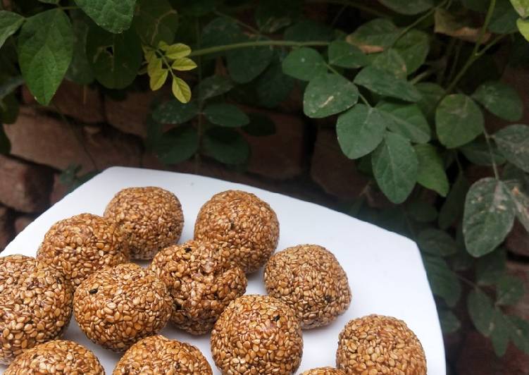 Recipe of Favorite Sesame Jaggery Laddu