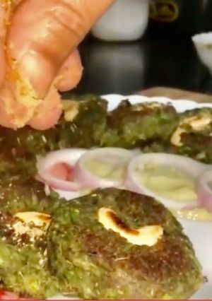 A picture of Hara bhara kabab.