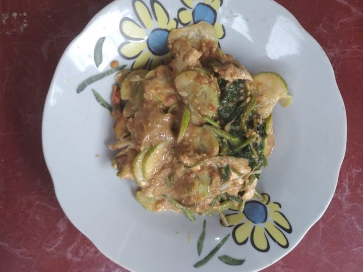 Bagaimana Membuat Rujak sayur dadakan Anti Gagal