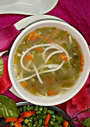 A picture of Mixveg_oats_noodles_soup.