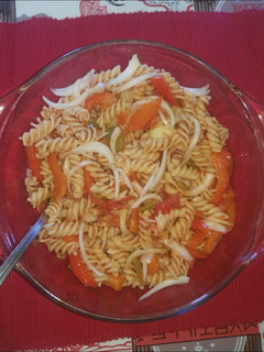 Una foto de Ensalada griega con pasta