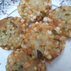A picture of Sabudana Vada.