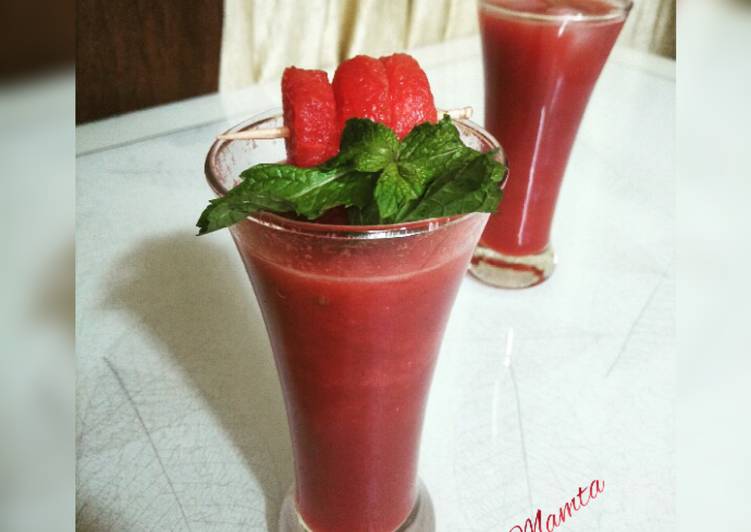Steps to Make Super Quick Homemade Watermelon Juice