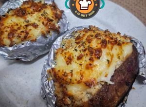Gambar Cheezy Loaded Baked Potato with Chicken Filling