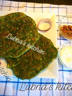 A picture of Spinach Paratha (palak ka paratha).