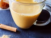 Une photo de cannelle curcuma
