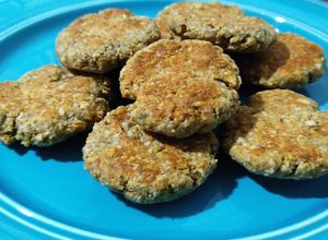 Una foto de Galletitas de avena, queso y tomillo