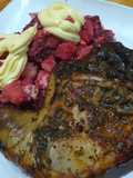 Patamuslos al spiedo y ensalada de remolacha, papa, huevo y ajo