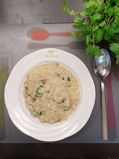 野蕈雞肉燉飯 的食譜成品照片