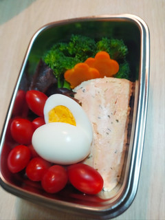 舒肥法式香蒜鮭魚時蔬沙拉 的食譜成品照片