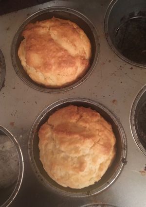 A picture of Cream muffins.