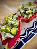 Dip de pitahaya con aguacate
