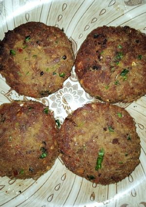 A picture of Beef Resha kabab.