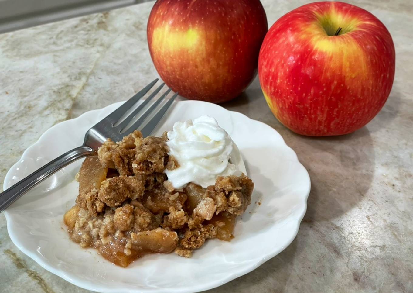 Apple Crisp with Oat Crumble Topping