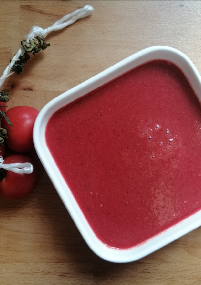 Una foto de Gazpacho con remolacha