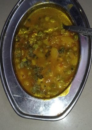 A picture of Aloo matar ki sabji.