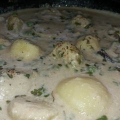 A picture of Aloo Matar Korma.