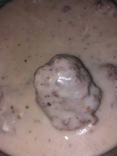 Tejfölös-sajtos húsgombóc recept fotója