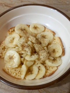 A picture of Cake with banana 🍌 🍌 🍝.
