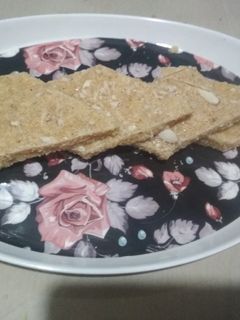 सूजी की बर्फी (Suji ki barfi recipe in hindi) रेसिपी मुख्य फोटो