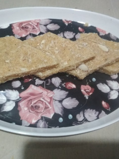 सूजी की बर्फी (Suji ki barfi recipe in hindi) रेसिपी मुख्य फोटो