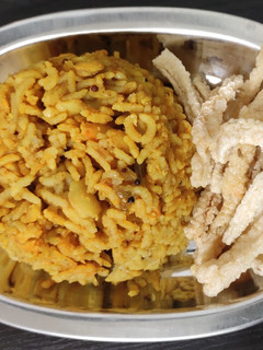பருப்பு சாதம் & அரிசி வடாம் (Dal rice and rice fryums) (Paruppu satham recipe in tamil) செய்முறை முக்கிய புகைப்படம்