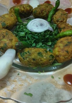 A picture of Sprouted moong donuts.