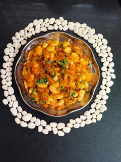 વાલ નું શાક (Val Shak Recipe In Gujarati) રેસીપી મુખ્ય ફોટો