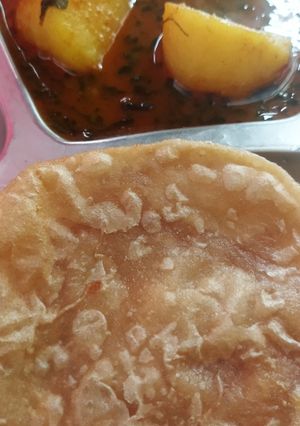 লুচি আলুর দম (luchi aloor dum recipe in Bengali) রেসিপির প্রধান ছবি