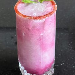 A picture of Musk melon 🍈 & Pomegranate Smoothie.