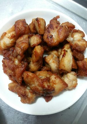 Hình của món Thịt gà chiên nước mắm.