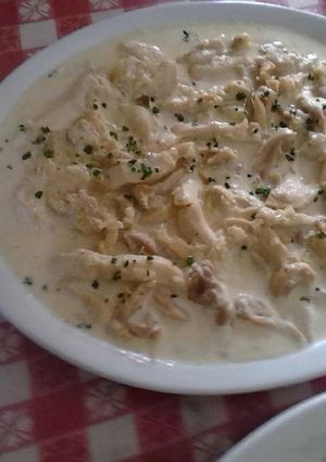 Una foto de Pollo a la crema , súper fácil 
