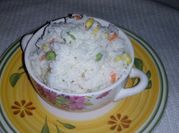 Una foto de arroz primavera con mayonesa