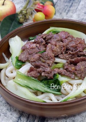 Hình của món Udon Xào Bò.