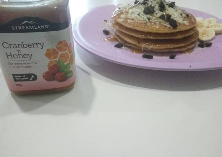 Pancake cranberry manuka honey