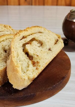 Una foto de 🥖🫓 Pan caserito con chicharrón 🫓🥖