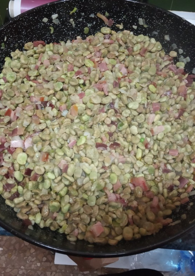 Una foto de Habas con jamón