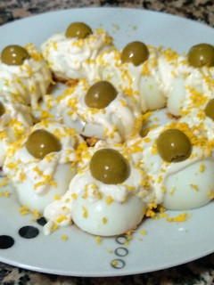 Una foto de Huevos rellenos ☺️