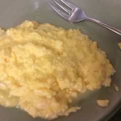 A picture of Super Cheesy Scrambled Eggs.