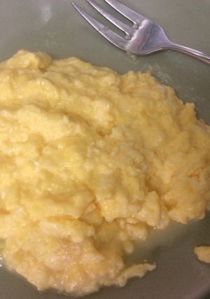 A picture of Super Cheesy Scrambled Eggs.