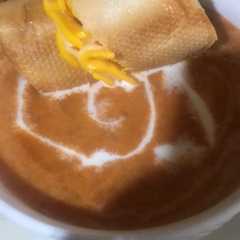 A picture of Sopa de tomate.