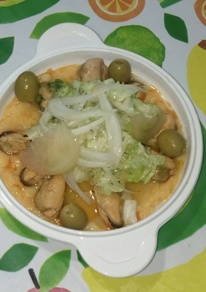 Una foto de Ensalada de patata con escabeche de mejillones