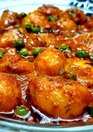 A picture of Shahi Aloo Matar Malai.