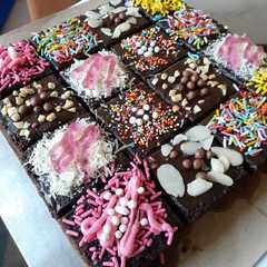 A picture of Brownies Kukus full Toping.